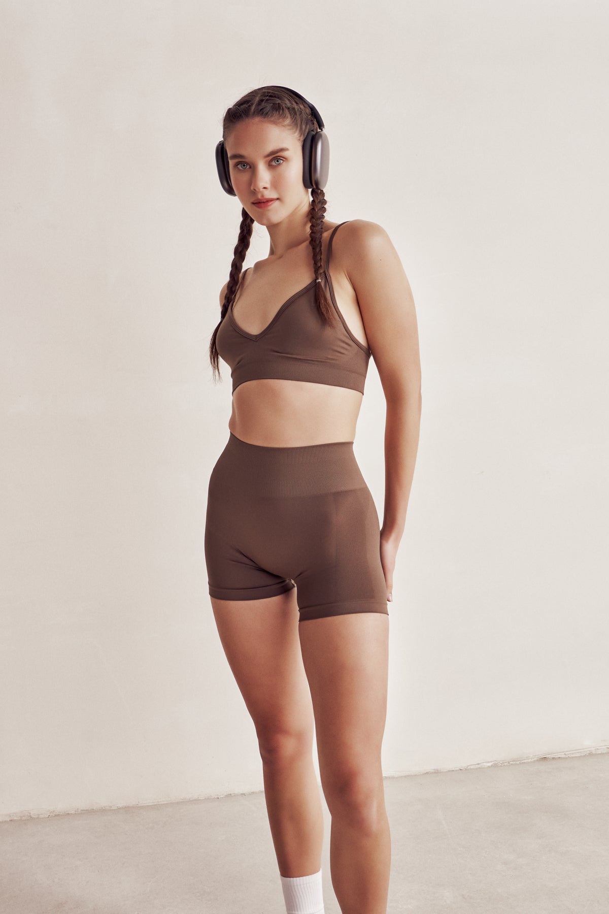Solis Mocha Brown Seamless Sports Biker Shorts