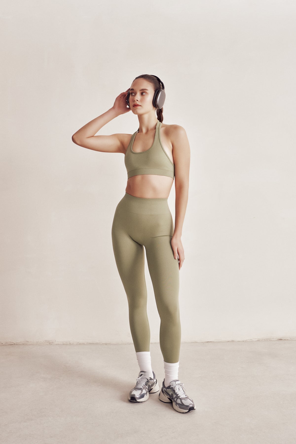 Vita Oil Green Seamless Scrunch Recovery Sports Tights