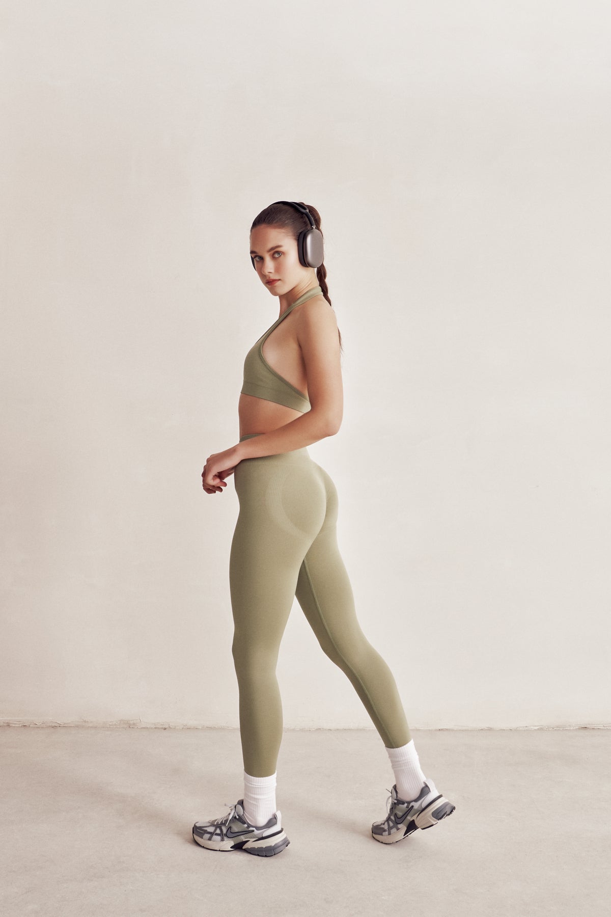 Vita Oil Green Seamless Scrunch Recovery Sports Tights