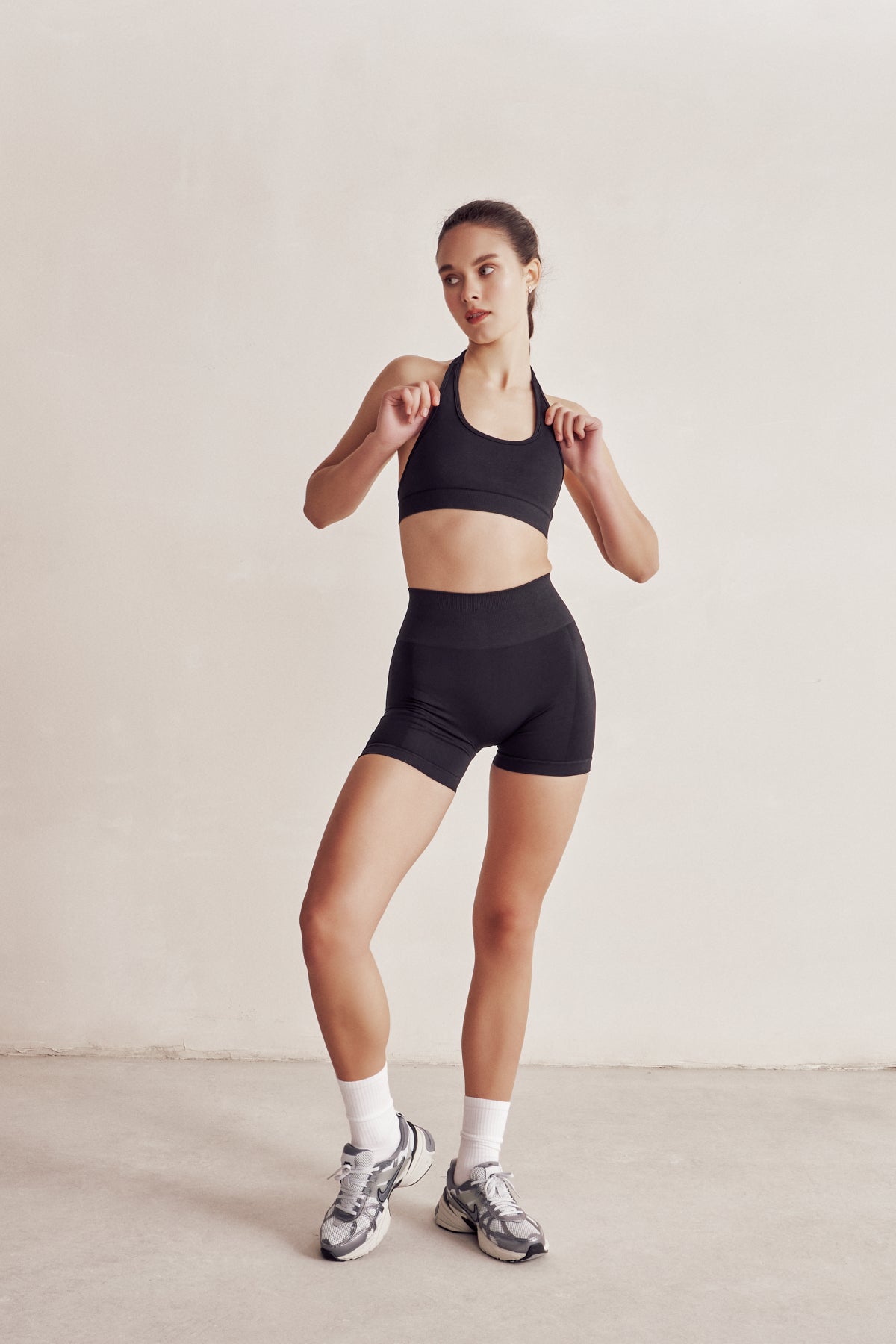 Solis Black Seamless Sports Biker Shorts