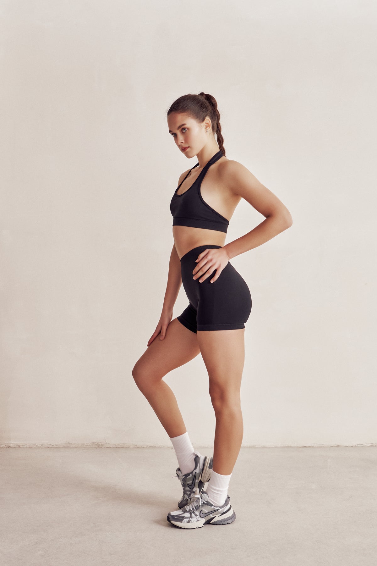 Solis Black Seamless Sports Biker Shorts