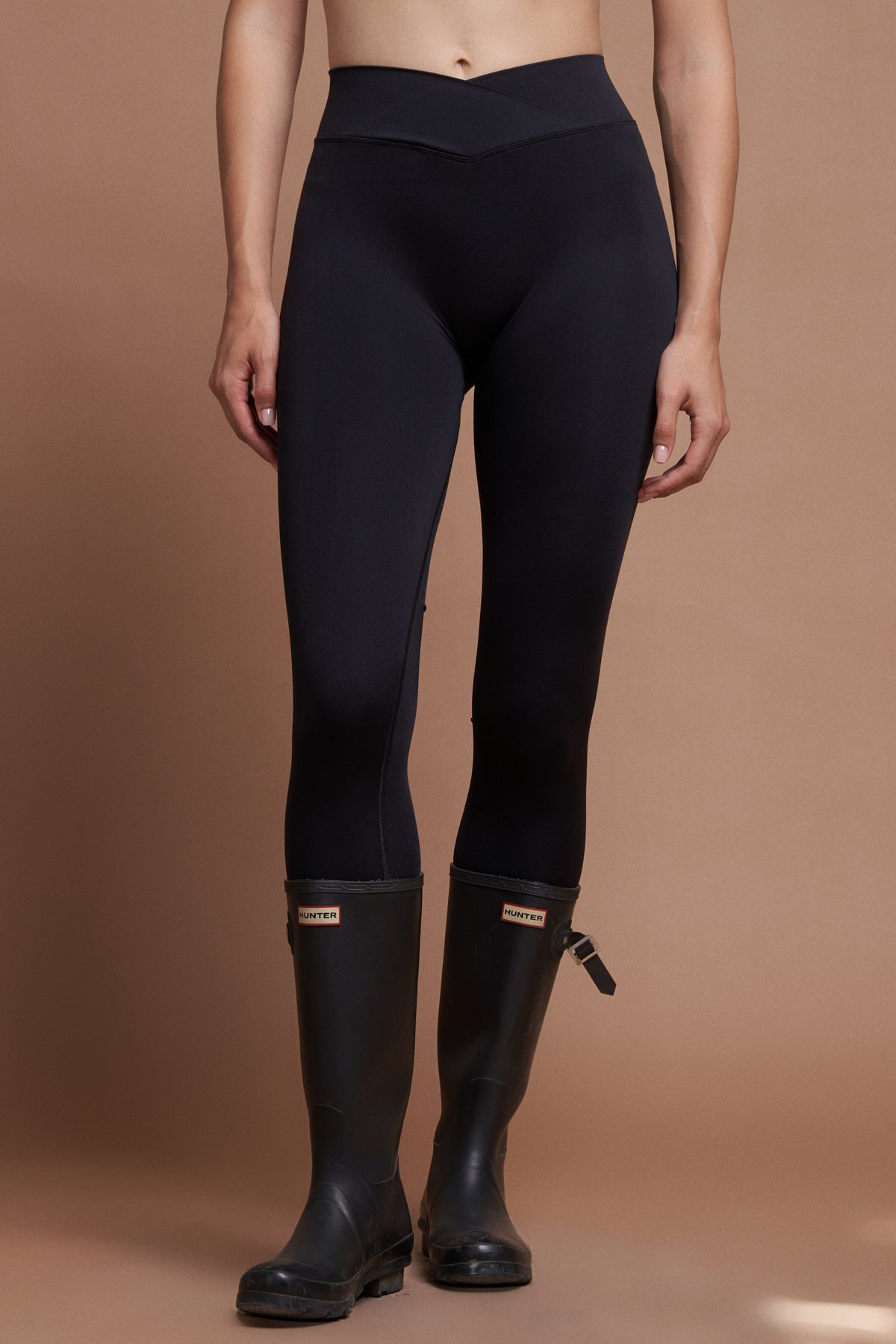 MOSS V Siyah Seamless Scrunch Toparlayıcı Spor Tayt