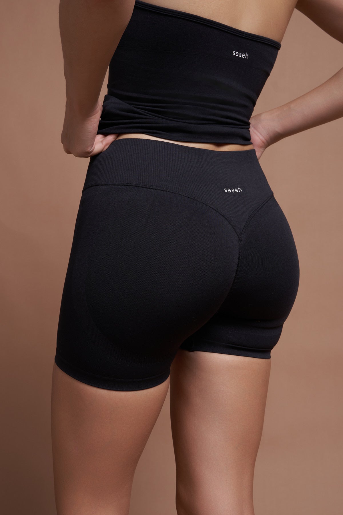 Etna Siyah Seamless Scrunch Toparlayıcı Spor Şort