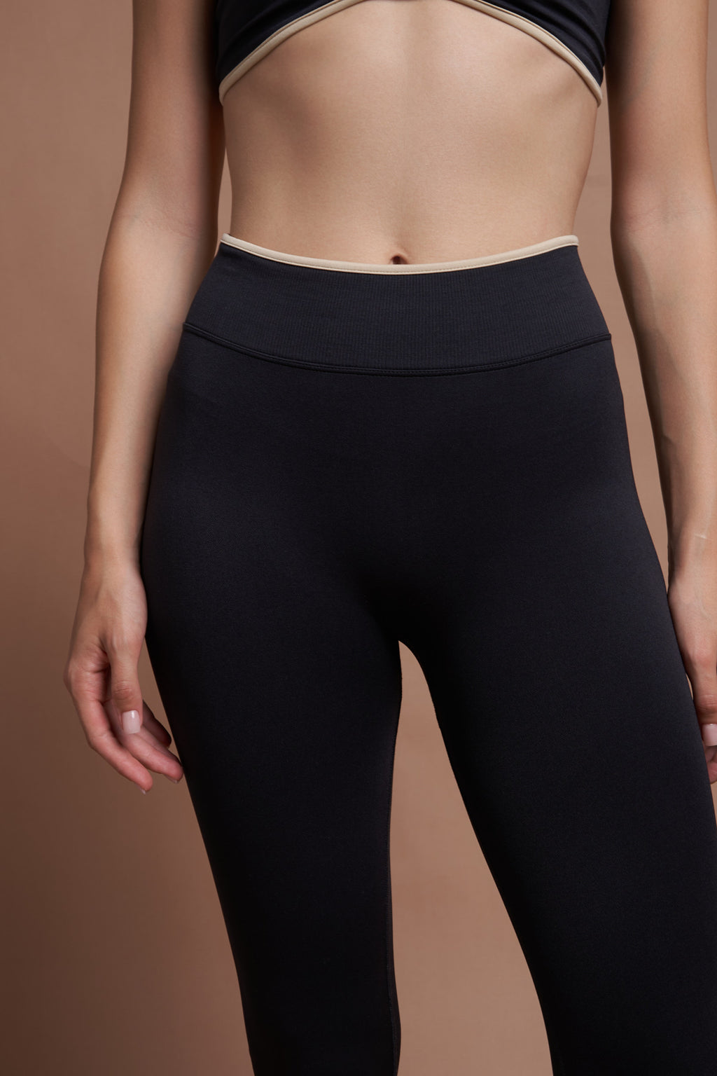 Sierra Siyah Çift Renk Seamless Scrunch Toparlayıcı Spor Tayt