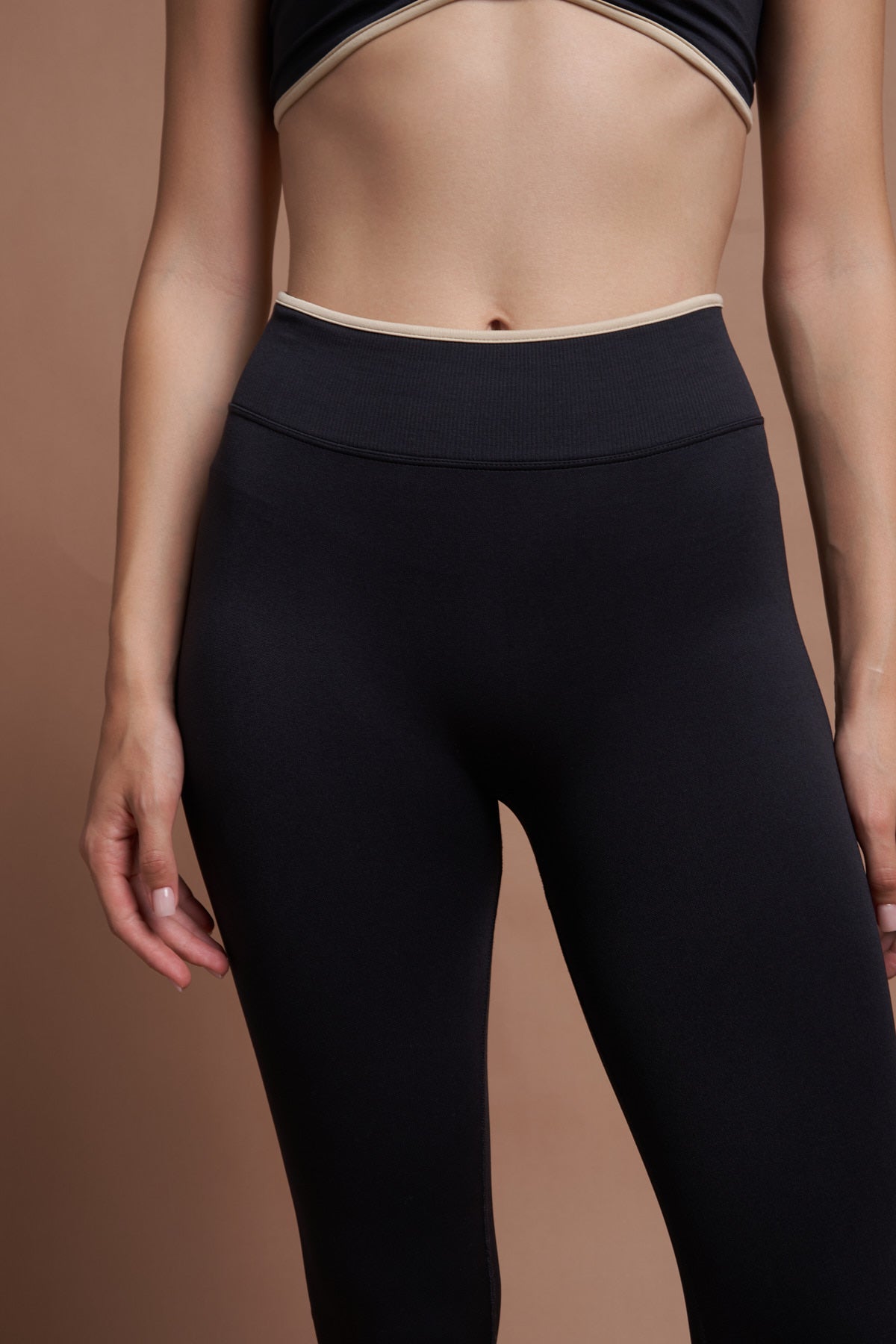 Sierra Siyah Çift Renk Seamless Scrunch Toparlayıcı Spor Tayt