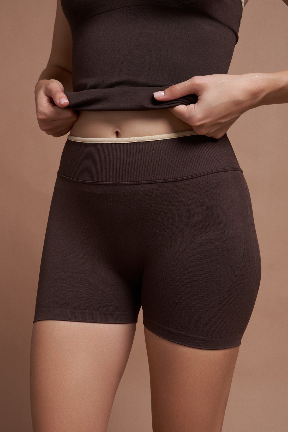 Riva Kahverengi Çift Renk Seamless Scrunch Toparlayıcı Spor Şort