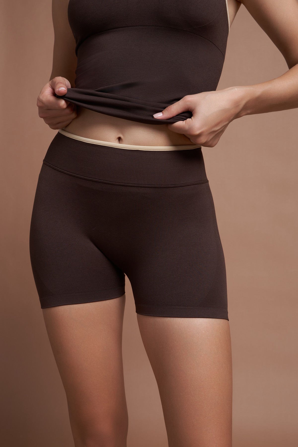 Riva Kahverengi Çift Renk Seamless Scrunch Toparlayıcı Spor Şort